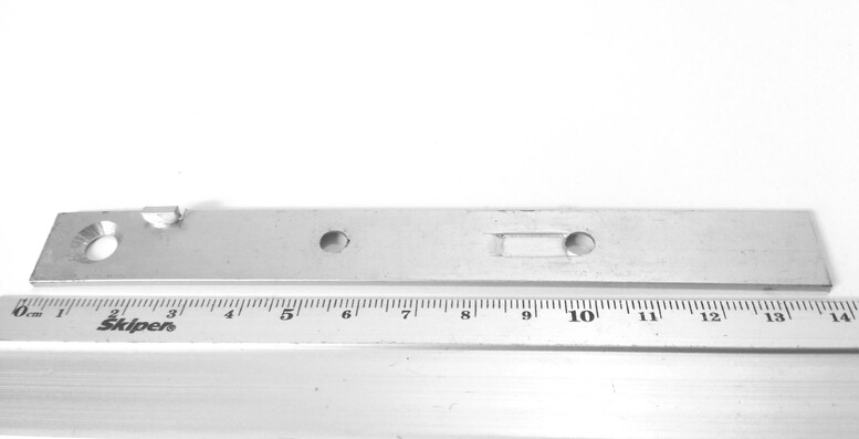 Пластина для терасної дошки зі стопором для зазору (змійка) 16x140x2,0мм, PTD140S